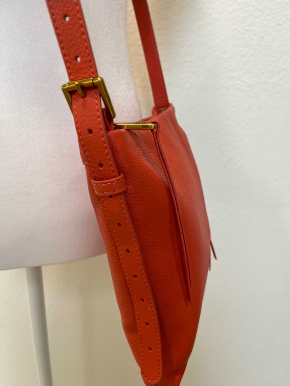 HOBO Coral Orange Pebbled Leather Crossbody Bag NWOT - Picture 3 of 14